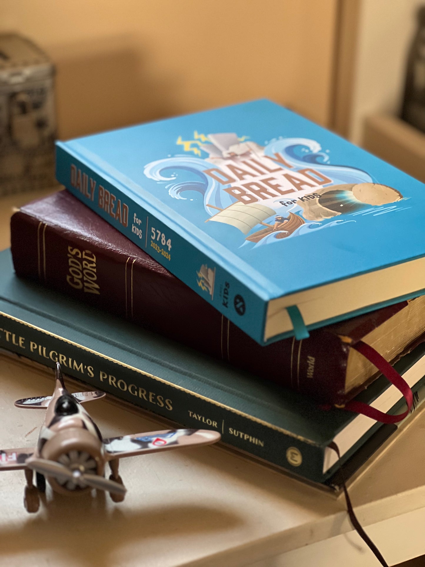 Daily Bread for Kids (5785/2025) Boys' Edition: A Messianic One-Year Bible Reading Journal for Children