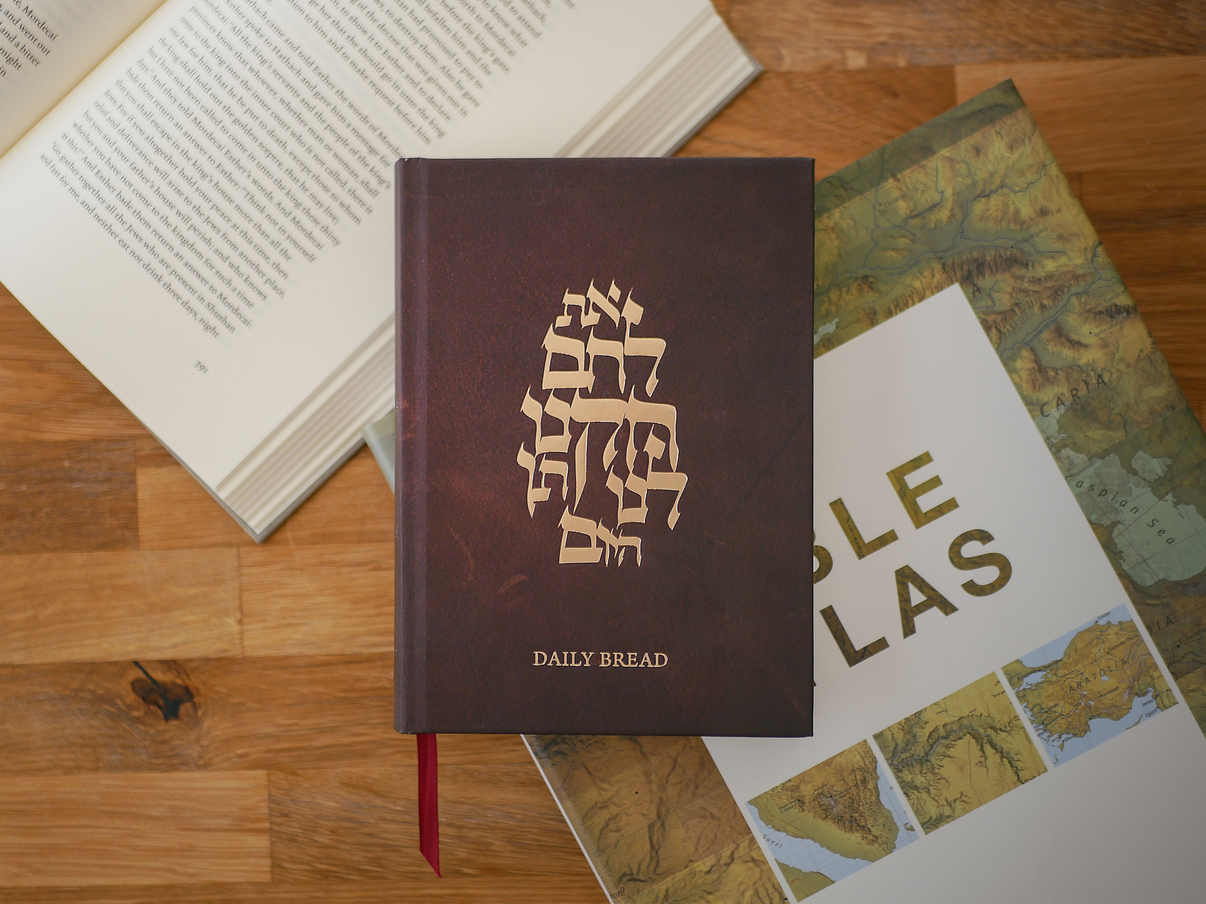 Daily Bread (5784/2024): A Messianic One-Year Bible Reading Journal